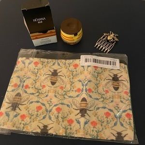 3piece Beehive Honey Bee Set Zipper Pouch Lip Gloss Hair Comb NWT!